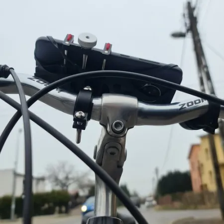 UCHWYT ROWEROWY ZACISKOWY NA TELEFON MONTOWANY NA KIEROWNICĘ ROWERU METAL